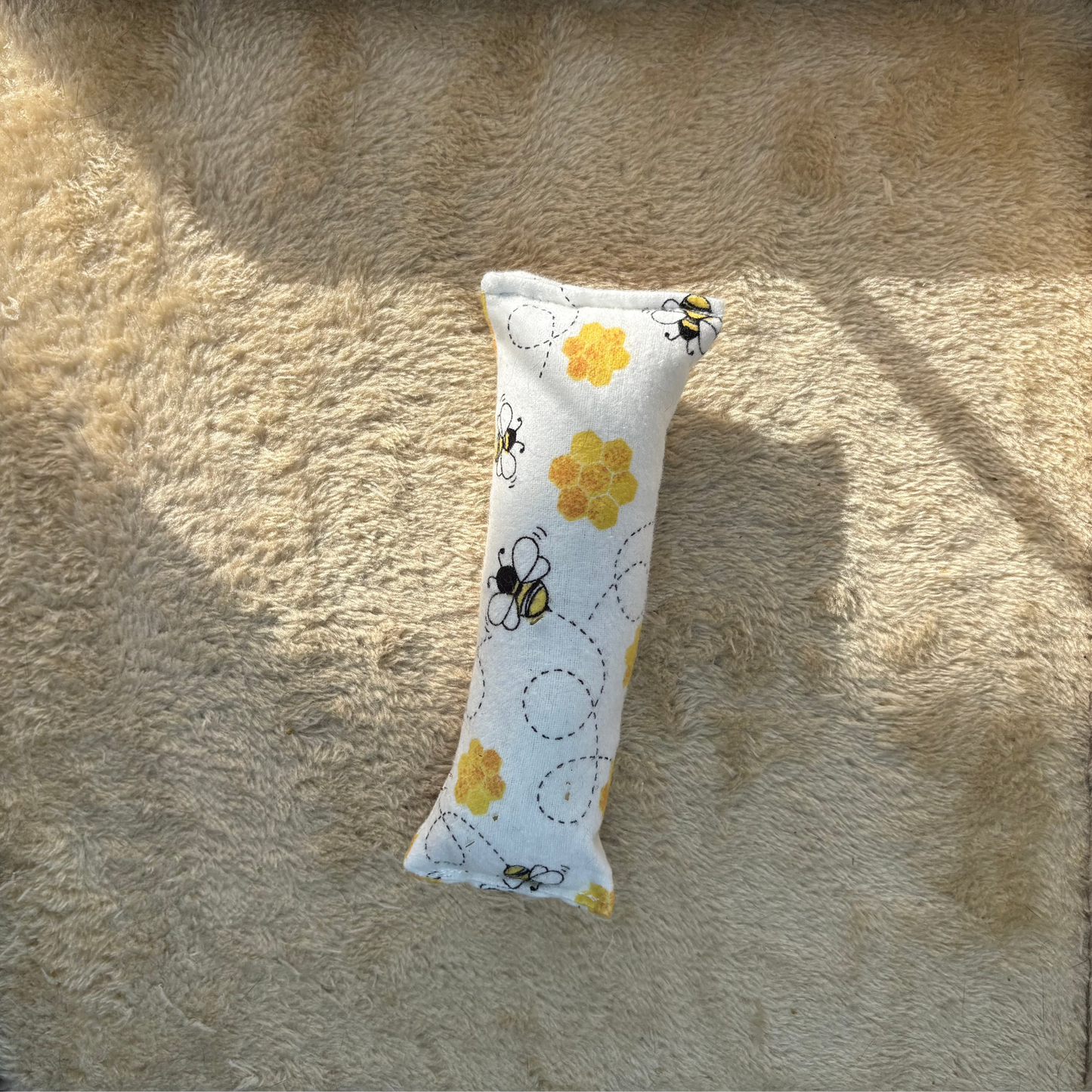 Buzz Buzz Bees Catnip-free Kicker